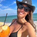 Carolina Ardohain Instagram - ☀️☀️☀️ @lennoxhotelmiamibeach 👙 @sweetlady_ok 🕶️ @infinitbypampita 👒 @paz.hats Lennox Hotels Miami Beach