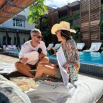 Carolina Ardohain Instagram - Ya estamos listos para los @martinfierrolatinomiami ! Acá con @polloalvarez haciendo la pasada para esta noche. 🧉💦🏆 @lennoxhotelmiamibeach Lennox Hotels Miami Beach