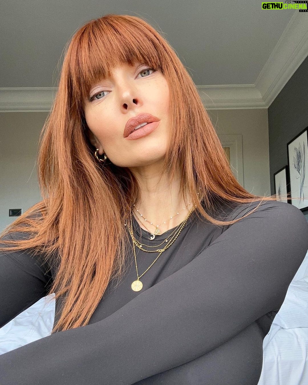 Caroline Receveur Instagram - It’s scorpio season baby 🦂🖤 @aparanjan_paris #aparanjanparis