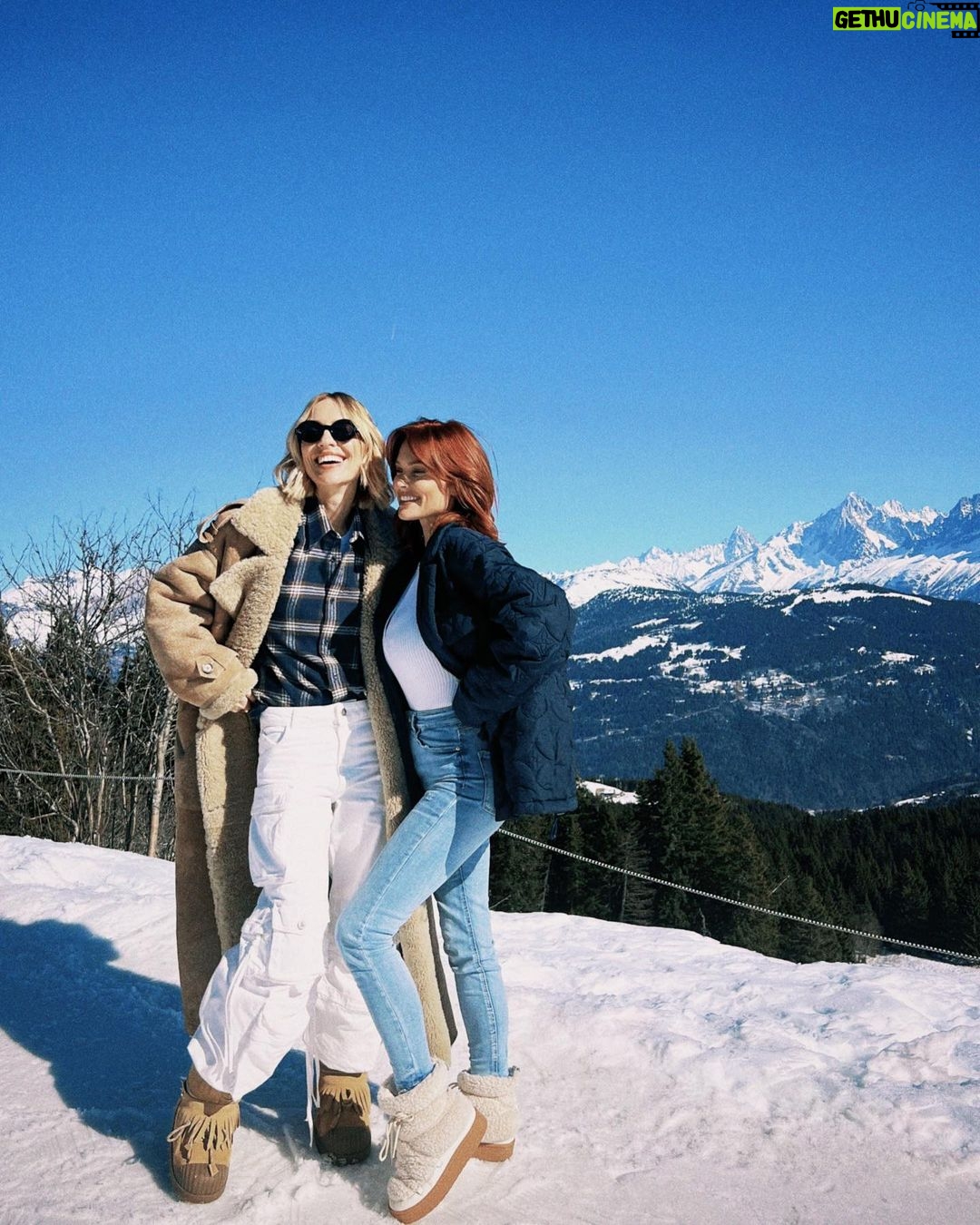 Caroline Receveur Instagram - What a beautiful day 🤍 Thanks @galenic_official for having me in this magical mountain trip 🫶🏼