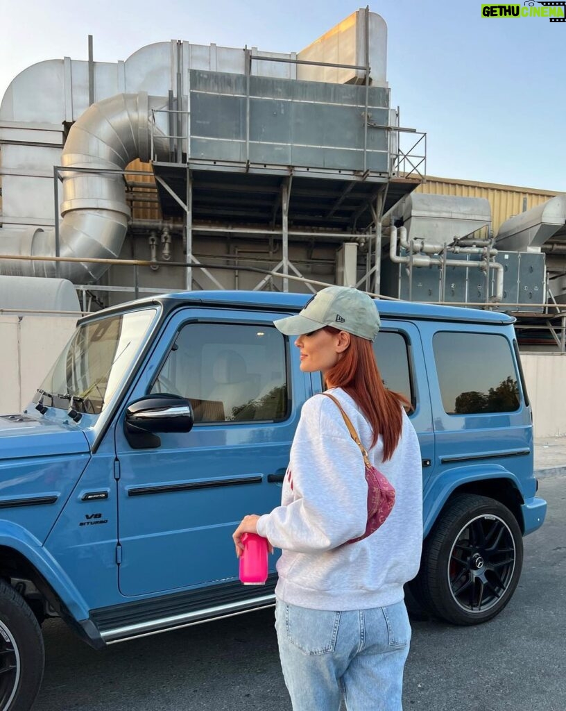 Caroline Receveur Instagram - Casual day 🛸 Al Quoz,Dubai UAE