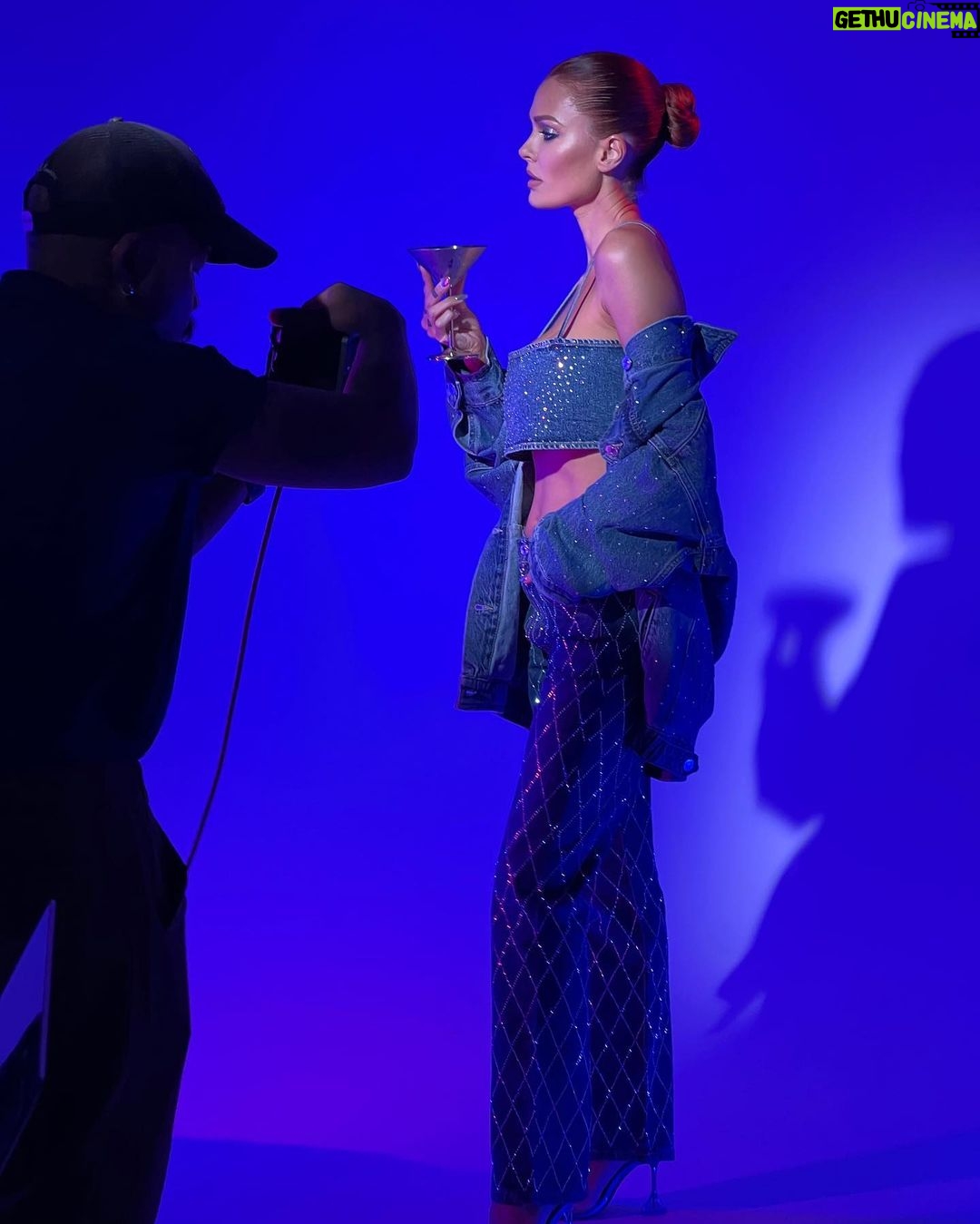 Caroline Receveur Instagram - Ce look, ce photoshoot, cette campagne @cosmicgoddess!🥹🙏🏻💙 STAY TUNED 🛸 Dubai Design District