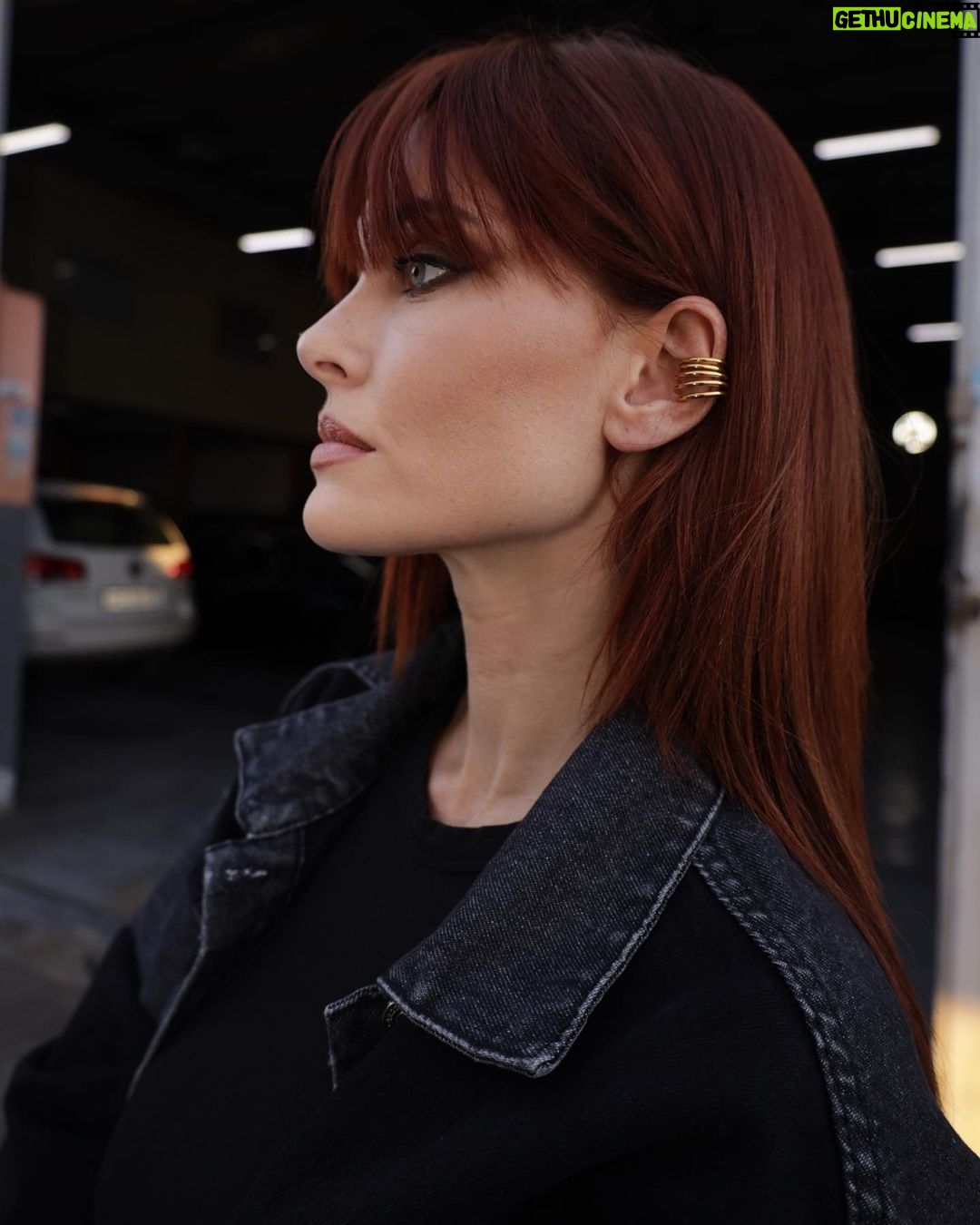 Caroline Receveur Instagram - On Friday we wear Black 🖤 My fav @reccparis jacket is on sale! 🛒 recc-paris.com Dubai Design District
