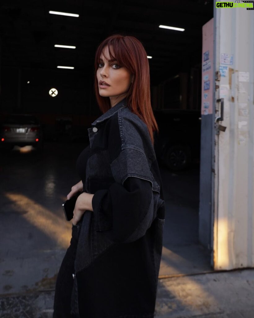 Caroline Receveur Instagram - On Friday we wear Black 🖤 My fav @reccparis jacket is on sale! 🛒 recc-paris.com Dubai Design District