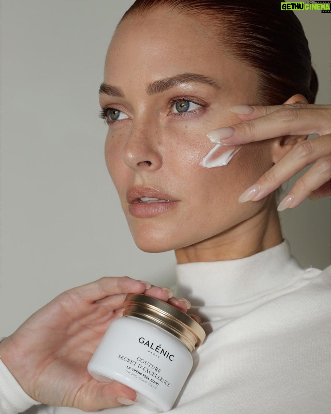 Caroline Receveur Instagram - Couture touch with @galenic_official 🤍 #GALÉNIC #GALÉNICouture #DecideWhatTheFutureHold