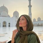 Caroline Receveur Instagram - Mesmerized by the beauty of this place 🕌✨ @visitabudhabi @szgmc_ae #SummerInAbuDhabi