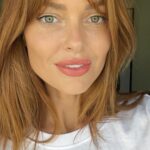 Caroline Receveur Instagram - Illuminated and Sun-warmed skin with my @armanibeauty favorites 🌞 Fond de teint Luminous Silk – 5,5 Concealer Luminous Silk – 5, 5 Poudre Luminous Silk – 7 Fluid Sheer – 5 Eye-Tint – 12 Mascara classico Lip power – 503 #ArmaniBeauty #Makeup @sephorafrance
