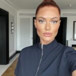 Caroline Receveur Instagram - It’s all about eye liner ✍🏼 Which look is your favorite ? 1, 2 or 3 ? Makeup & Hair by @lorelencoriton Hotel du Collectionneur Paris