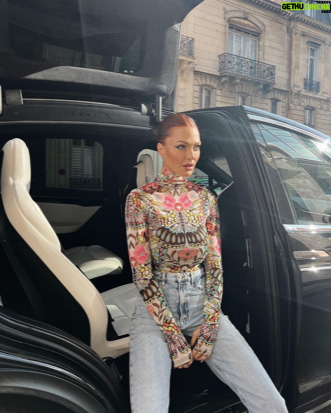 Caroline Receveur Instagram - Cosmic Goddess in Paris 🛸