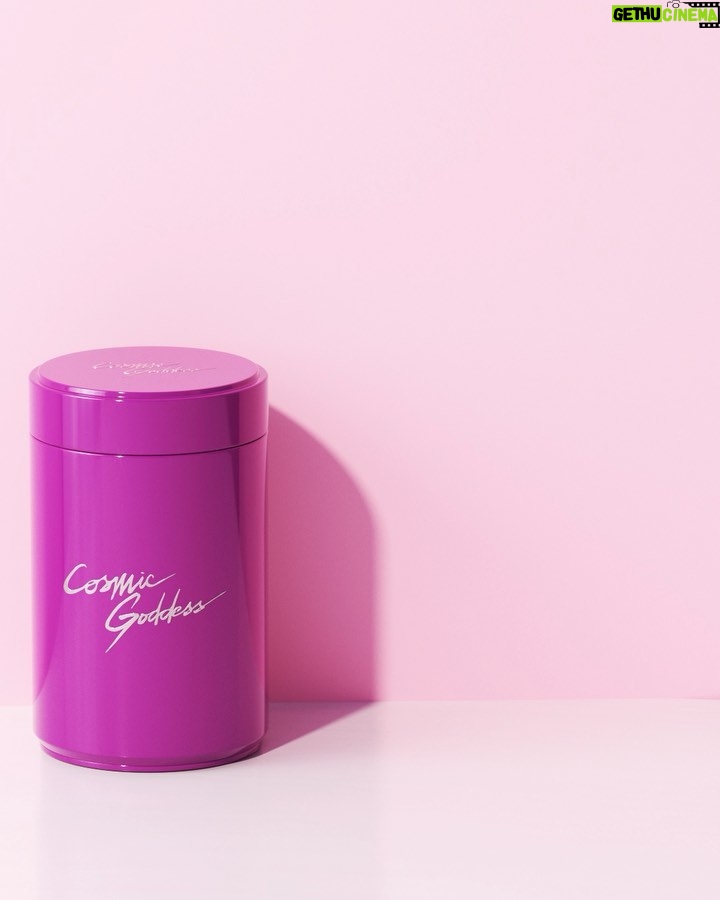 Caroline Receveur Instagram - Welcome to my new favorite coffee dealer, the @cosmicgoddess 👋🏻☕️ Un grand merci pour l’accueil que vous lui avez réservé pour son arrivée sur terre! It’s only the beginning 💜💫