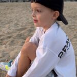 Caroline Receveur Instagram - Things that makes me happy 💛 - banana bread - glowy skin - sunset - pizza & pastas - my favorite human - my sanctuary - watching sunset with my favorite human Dubai, United Arab Emirates