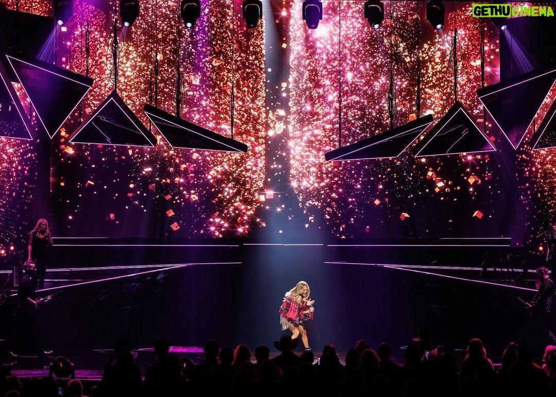 Carrie Underwood Instagram - Some really cool shots from the #Reflection show last night @resortsworldlv ! The crowd was so much fun! Loving seeing all the people in town for #NFR . All the cowboy hats make my country heart happy! Let’s do it again tonight! #Vegas 📸: @jeffjohnsonimages