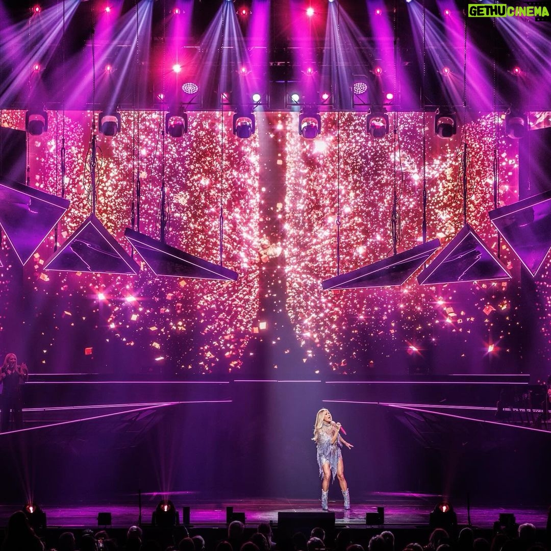 Carrie Underwood Instagram - Had a super fun time last night! Thanks to everyone who came out to see #Reflection @resortsworldlv !!! I love this show so much!!! ❤️ #Vegas 📸: @jeffjohnsonimages