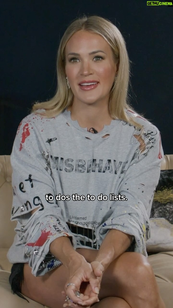 Carrie Underwood Instagram - Itβs Friday and time to #TakeMeOut! #DenimAndRhinestones #DeluxeEdition ππ