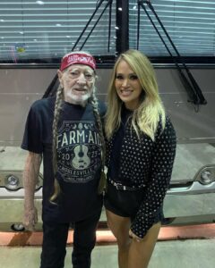 Carrie Underwood Instagram - Having a Willie great time here in Atlanta! 🤠@willienelsonofficial