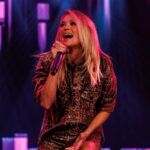 Carrie Underwood Instagram - Last night was a dream in #Atlanta @mercedesbenzstadium with @littlebigtown @willienelsonofficial and @georgestrait !!! What an INCREDIBLE crowd!!! 🔥🔥🔥 Thanks for having us #ATLive 📸: @jeffjohnsonimages