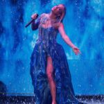 Carrie Underwood Instagram - Another incredible night in fabulous #LasVegas @resortsworldlv !!! Thanks for always being so great to us! #REFLECTION #SaturdayNight 📸: @jeffjohnsonimages