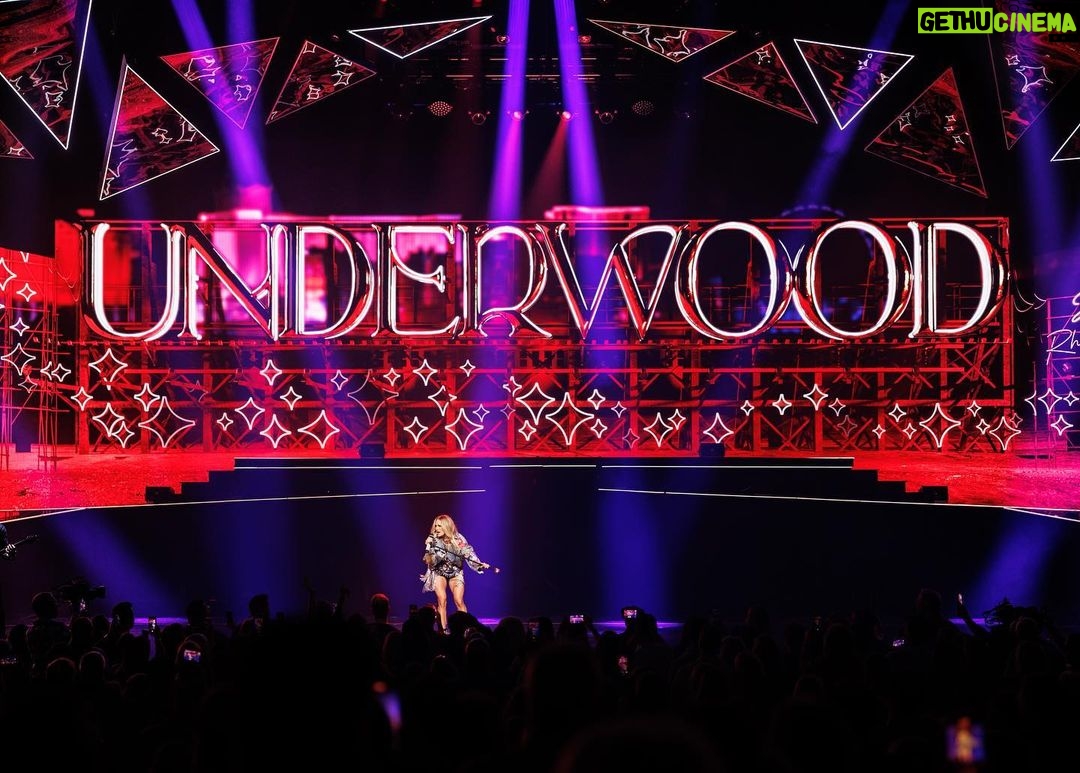 Carrie Underwood Instagram - Last night sure was a fun one at @resortsworldlv !!! Such a great crowd! Let’s go for round 2 tonight! #Vegas #Reflection 📸: @jeffjohnsonimages