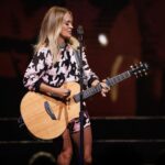 Carrie Underwood Instagram - Had a lot of fun last night @turningstone in Verona, NY! ❤️ Thanks for singing along and showing us a good time! Now we’ve just got to get @edeasonofficial and @ponisilver away from the bingo hall! 😝 📸: @jeffjohnsonimages #UpstateNewYork #FridayNight