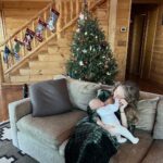 Carson Meyer Instagram - A cozy cabin Christmas🎄❤️🕯
