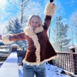 Carson Meyer Instagram – I traded in California sunshine for the occasional -17 degree snow day to live in a log cabin in the woods and I wouldn’t have it any other way. 

Jacket of my dreams designed by @baba.bytasha