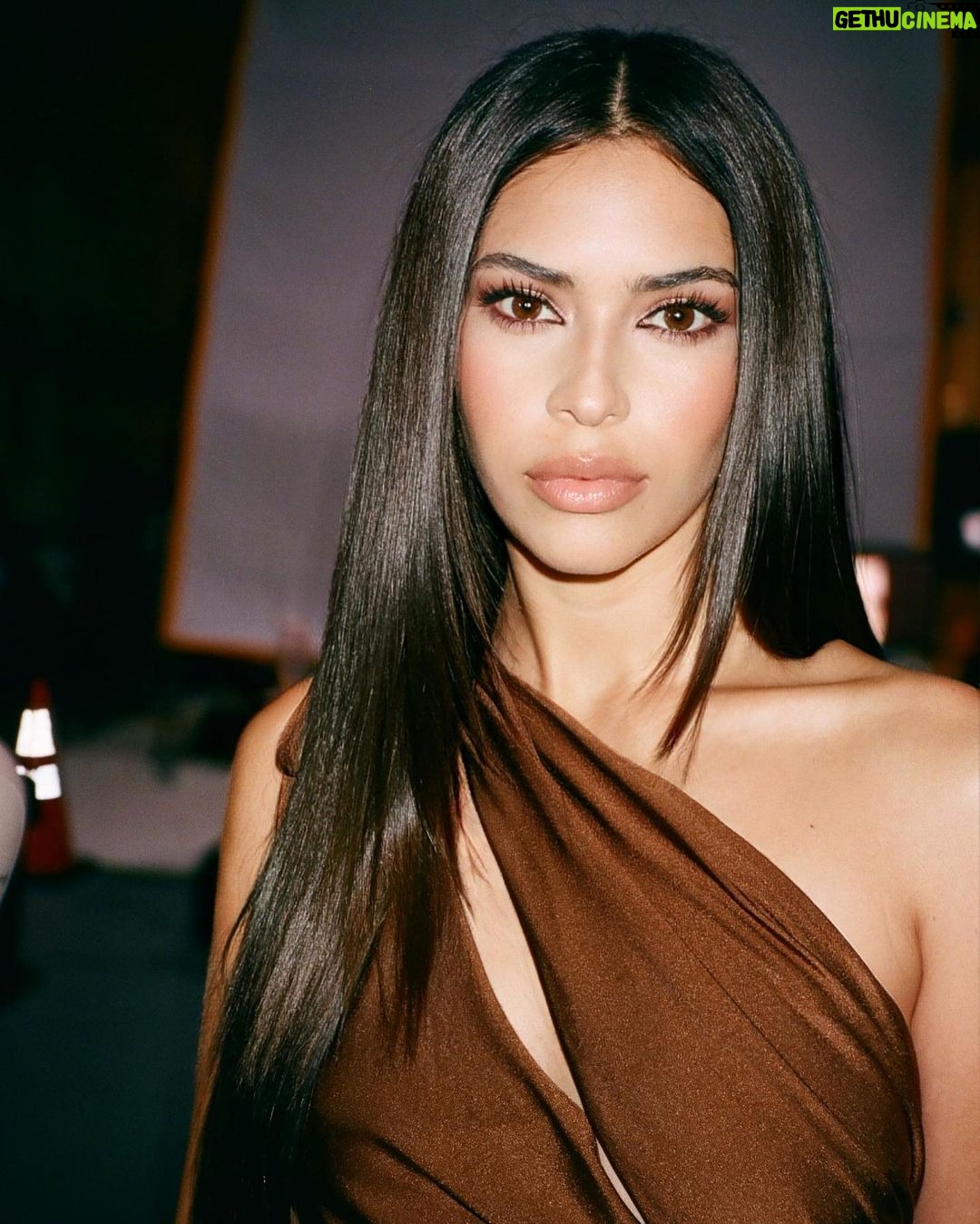 Cary Tauben Instagram - It’s not too much it’s a latte ☕️ Makeup @sabrinarinaldimakeup Skin prep @decreeskincare Hair Lead @andrewly for @oribe Hair @connorlangehair @oribe Production @_madamebrown