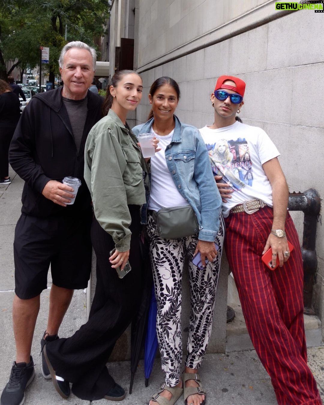 Cary Tauben Instagram - New York Minute with the fam 🫶❤️ New York, New York