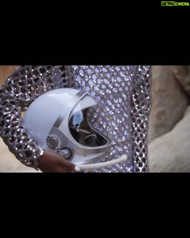 Cary Tauben Instagram - Sometimes the elements work in your favour. It was windy, it rained, it was cold but we got the shot! Swipe to see what really goes on behind the scenes.
