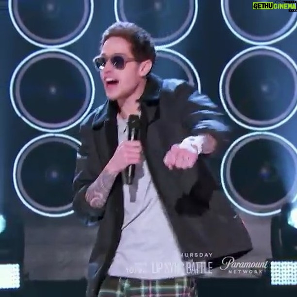 Casey Patterson Instagram - @PeteDavidson throwing us back with @JustinBieber’s “One Time” 🎤🎤🎤 #Lipsyncbattle