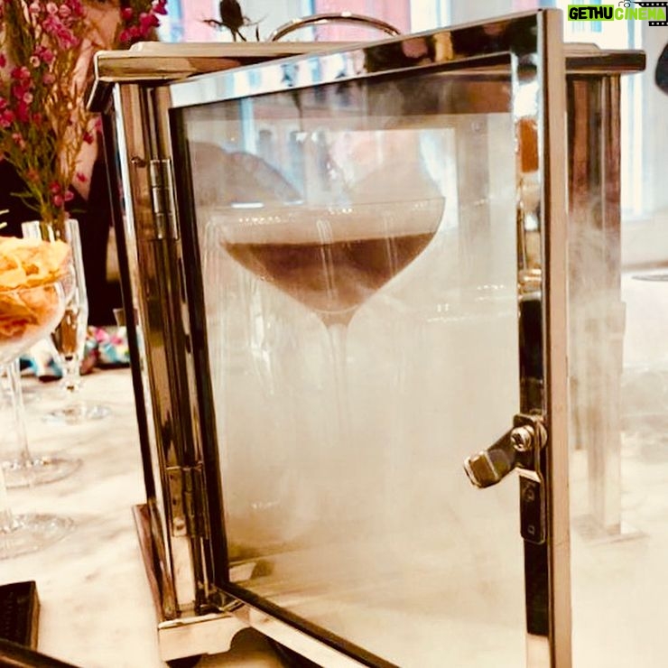 Casey Patterson Instagram - So (ho) pretty I can’t believe I actually made these. Thank you @pamwiz for the after party teaching tradition. You’ve turned my kitchen into #mixology madness 💋🙏🏻 Flora-Flora, Clover Club, Smoked Manhattans