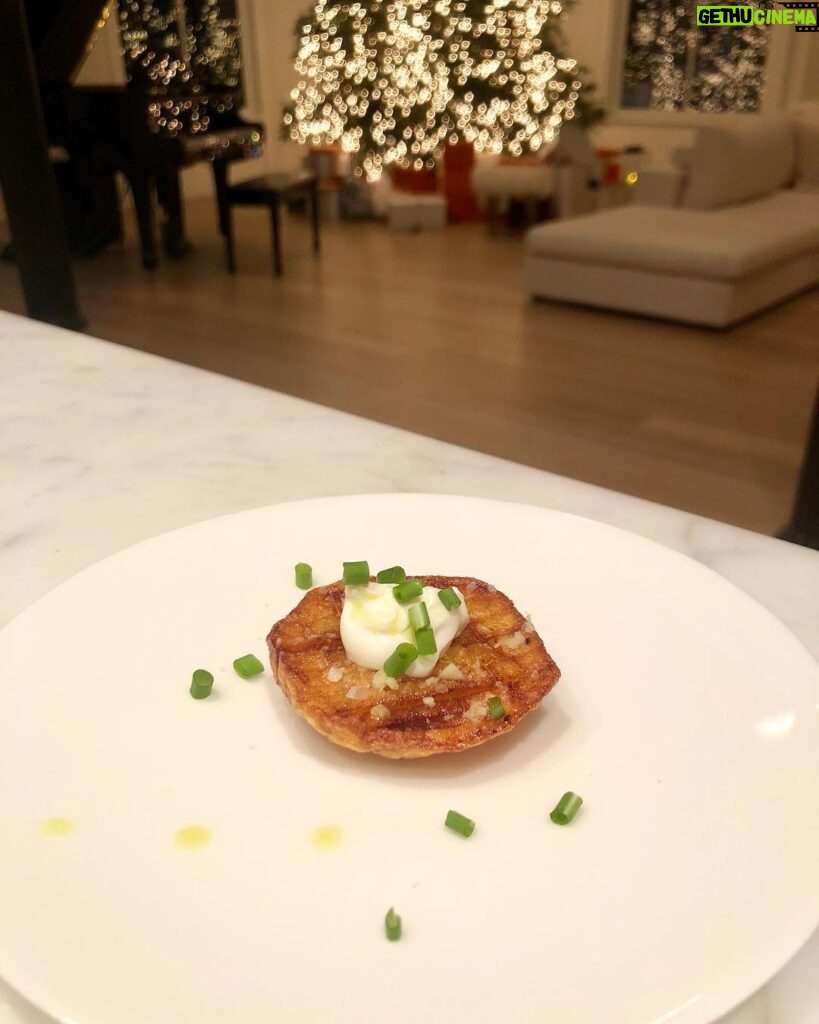Casey Patterson Instagram - Resolving to cook more... Pomme Frites with Fresh Garlic Mayonnaise and Sea Salt ~ New Years Potatoes, Duck Fat Roasted, Creme Fraiche, Chives and Caviar #cleanse #2019