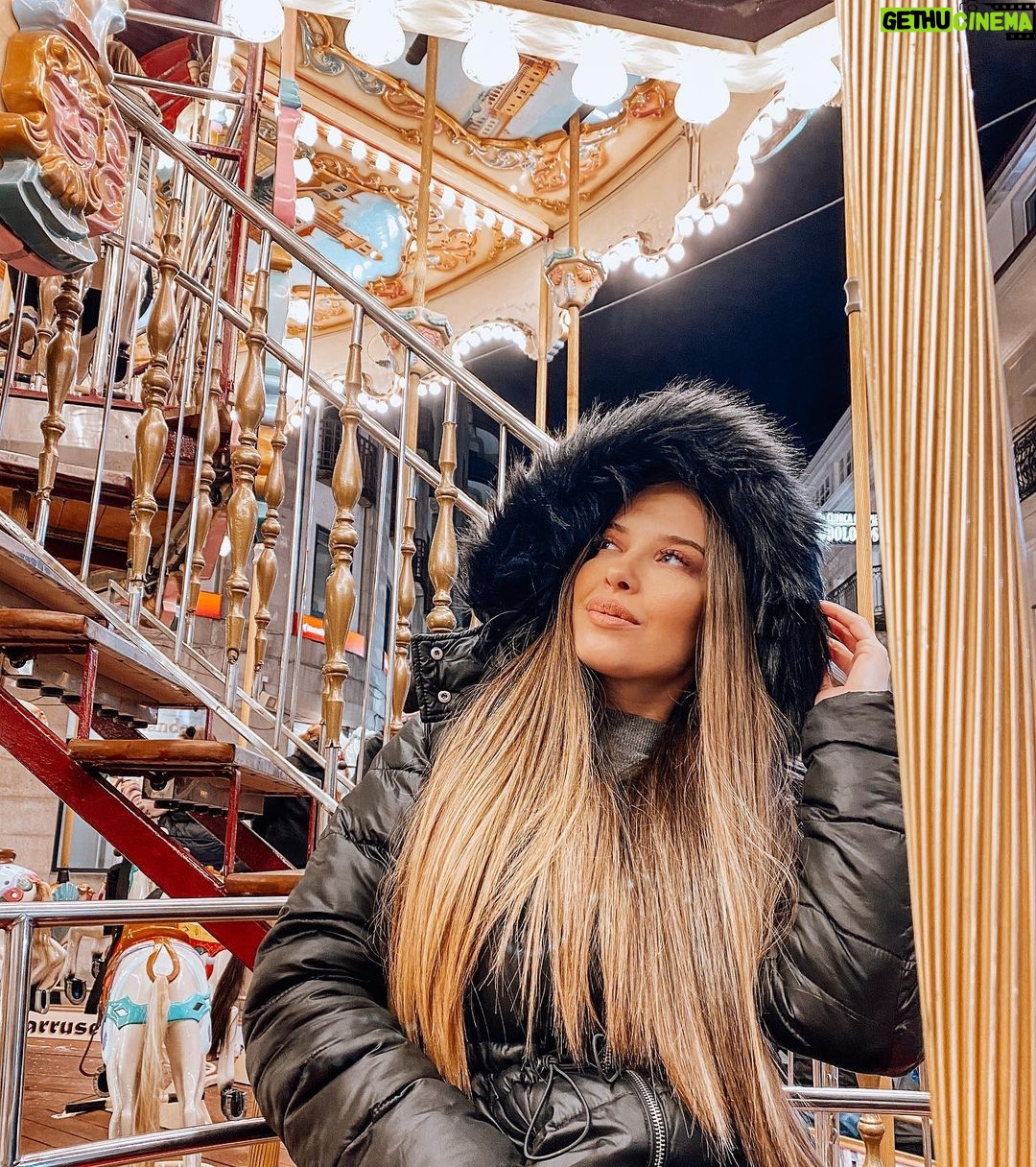 Catarina Jacob Instagram - 2022 it’s almost here … it is time to look back, learn from our mistakes and work for our future. Dream big, work hard and someday they’ll call you LUCKY that’s my goal. Wolverhampton