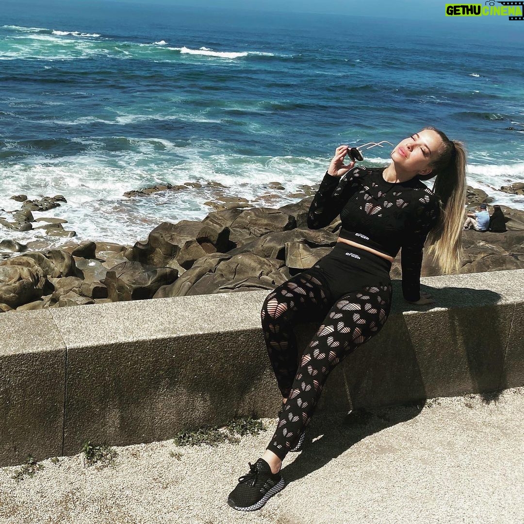 Catarina Jacob Instagram - Treinar com estilo custa bem menos. Completamente apaixonada por este conjunto da @prozisportugal
