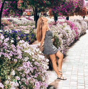 Catarina Jacob Instagram - Tal como as flores, nós também temos várias fases, e o mais importante nisso é, saber apreciar as fases boas e aprender com as más! #ficaadica