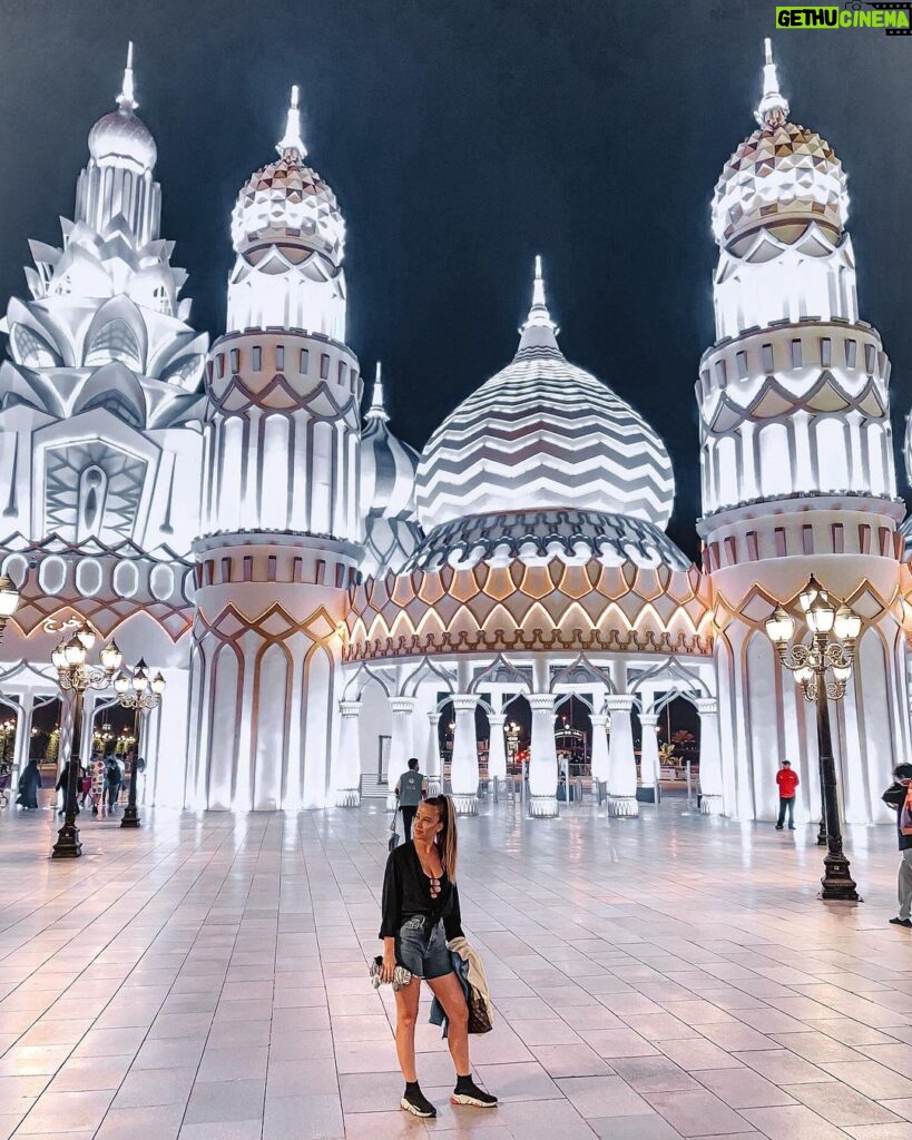 Catarina Jacob Instagram - The place of all places... @globalvillageuae 👌🏻🥰❤️ Global Village