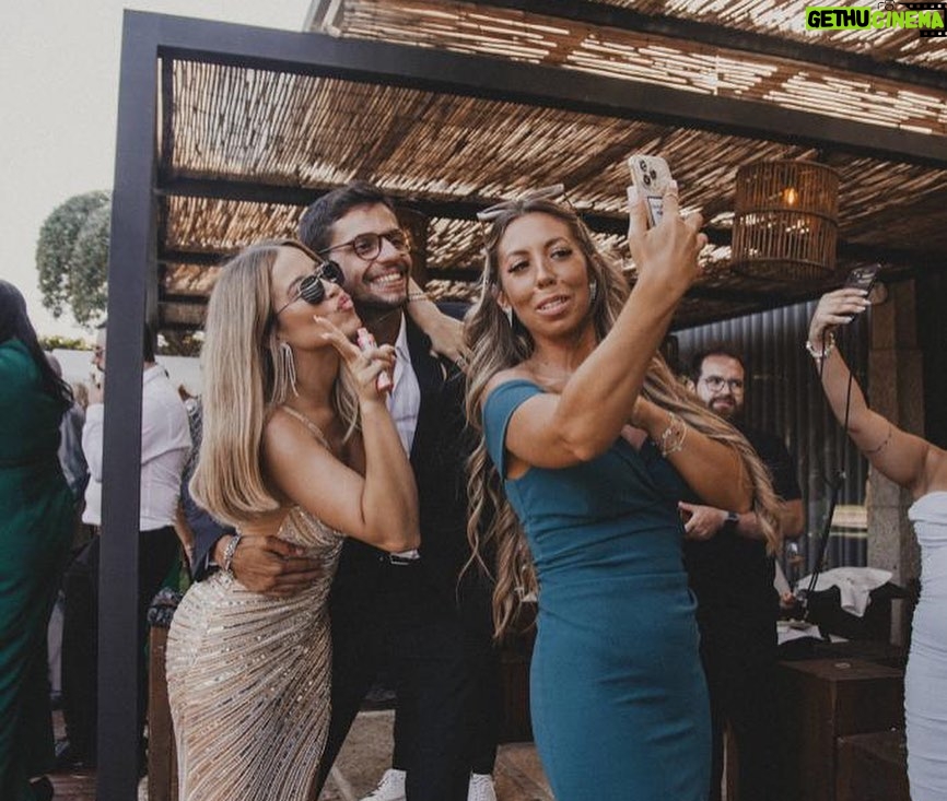 Catarina Jacob Instagram - Rodeados de amor somos mais felizes ❤️ VIVA O AMOR!!! @filipacvasconcelos @saramateusb @quintadoavesso Quinta do Avesso