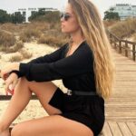Catarina Jacob Instagram - Esta terra trás me memórias incríveis … foi tão bom recordar tudo! 📍MONTE GORDO 📍VILA REAL DE SANTO ANTÓNIO. Monte Gordo