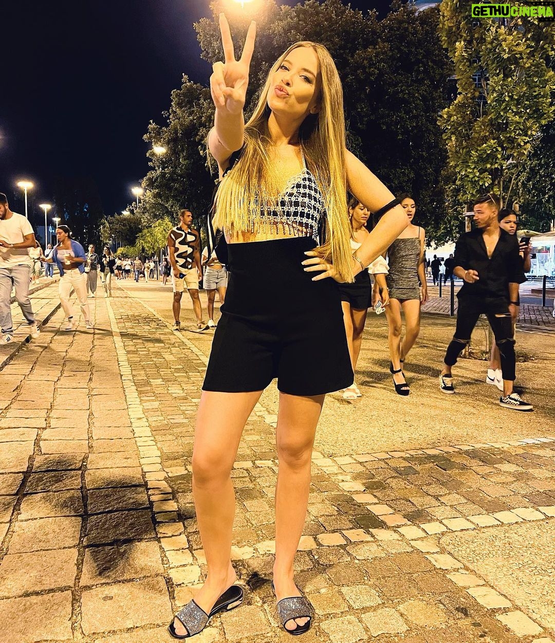 Catarina Jacob Instagram - 🎤🎫 O segundo deste ano foi inacreditável …. Será que vamos ao terceiro round ainda este ano? Vocês foram a algum, se sim qual? Ou qual sugerem ainda este ano?! TOP BRILHANTE @amazonespana ➡️ link nos destaques Parque das Nações