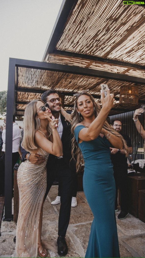 Catarina Jacob Instagram - POSTAGEM COM DURAÇÃO DE 24H. E nem só de amor é o dia 14, também é o dia dela … PARABÉNS à tempestade no copo de água, à boa disposição nem matinal, nem diurna, à coração de gelo… que na verdade não é nada assim é só usa as muralhas para proteger a incrível pessoa que existe lá dentro. Txi amo seu dragão disfarçado. @maffcosta