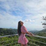 Catriona Gray Instagram - A day out with the pamili 💗 @lizalvarez.ph @styledbypatrickhenry @jololuarca missing mama @justine.aliman19 Wearing @hm 🌸 #HM Tagaytay City
