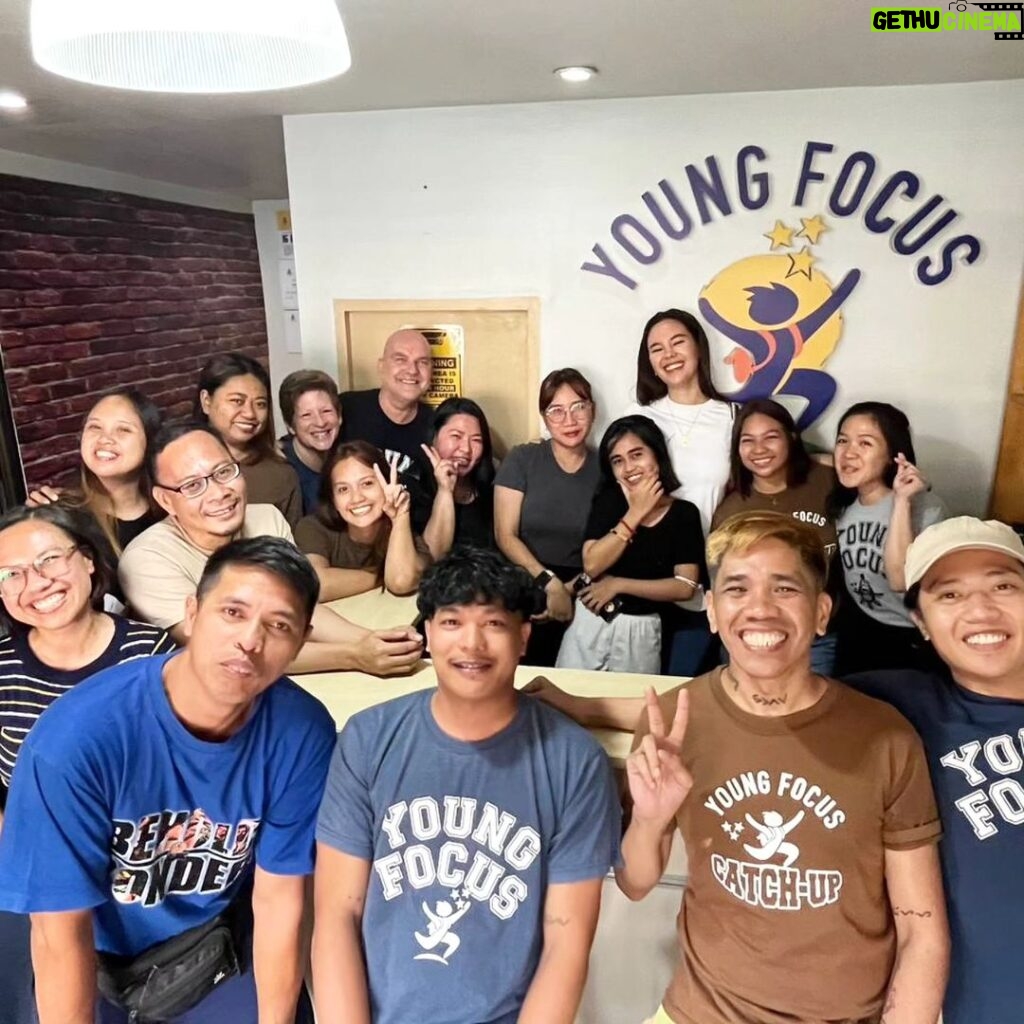 Catriona Gray Instagram - Visited my @youngfocusph family and my heart is full! ☺️💙 School sponsorships and their cohesive school programs for students, drop outs and career seeking beneficiaries are still ongoing and as always they still need our support! For as much as 1500php a month you can, like me, sponsor a child's education 🤍 make a donation or... sponsor a Christmas family food bucket for just 750php. Visit www.youngfocus.org/ for more info! 🩵 Thanks for reading ☺️ Tondo, Manila, Philippines