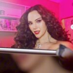 Catriona Gray Instagram - Loved playing around with some new looks for @missuniverse ! Vampy glam by @jellyeugenio @paulnebres 🖤 🎥 @sjcea 🤳 @samsung Z Fold 5 @samsungph