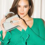 Catriona Gray Instagram - Starting the week off with a bit of sparkle ✨️ @bulgari Have a great week ahead friends 🤗 @pvfotographs