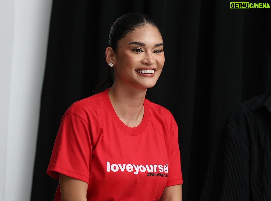 Catriona Gray Instagram - On this World AIDS Day 2023, we celebrate the theme ‘Let Communities Lead’ with immense gratitude for the volunteers driving change. Join us and witness history unfold as Miss Universe Catriona Gray and Pia Wurtzbach unite for a collaboration that empowers individual choices by knowing that what works for you is living a life that enables a safer society for all. Together with these queens, we also celebrate the power of community leadership - honoring the tireless efforts of volunteers, the heroes that emerge and lead the way in the HIV advocacy. Stay tuned, be inspired, and let the community spirit shine! #WhatWorksForU #WorldAIDSDay #LoveYourselfPH 📷 : Mark Ryan Alvarez @markryanalvarez Pasig City