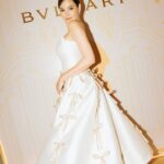 Catriona Gray Instagram - It's always reason to celebrate with @bulgari ✨️ so thankful for the incredible experiences this year with this brand! 🤍 📸 @pvfotographs Styled by @justine.aliman19 in @jearsond Hair @paulnebres Bvlgari - Greenbelt 4