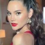 Catriona Gray Instagram – Red 💋 for tonight • @catriona_gray • hair @paulnebres @justine.aliman19 @styledbypatrickhenry #makeupbyjellyeugenio Bonifacio High Street, BGC