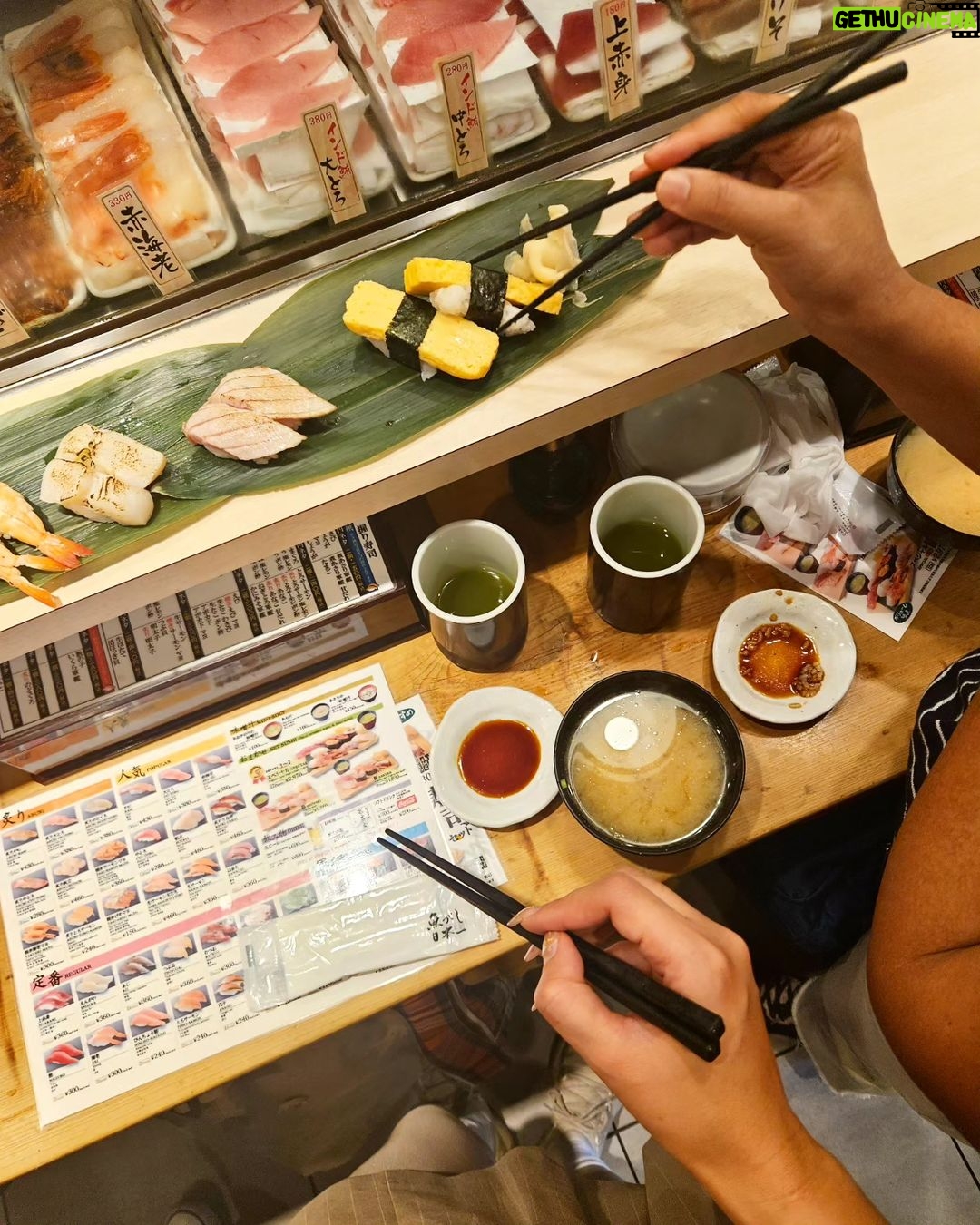 Catriona Gray Instagram - My favourite resto in Tokyo (and by unanimous vote the fave of mama @mitagray and @samuelmilby also), Uogashi Nihon-Ichi (Standing Sushi Bar) 🍣 a must visit if you're visiting Tokyo! 😄 Uogashi Nihon-ichi