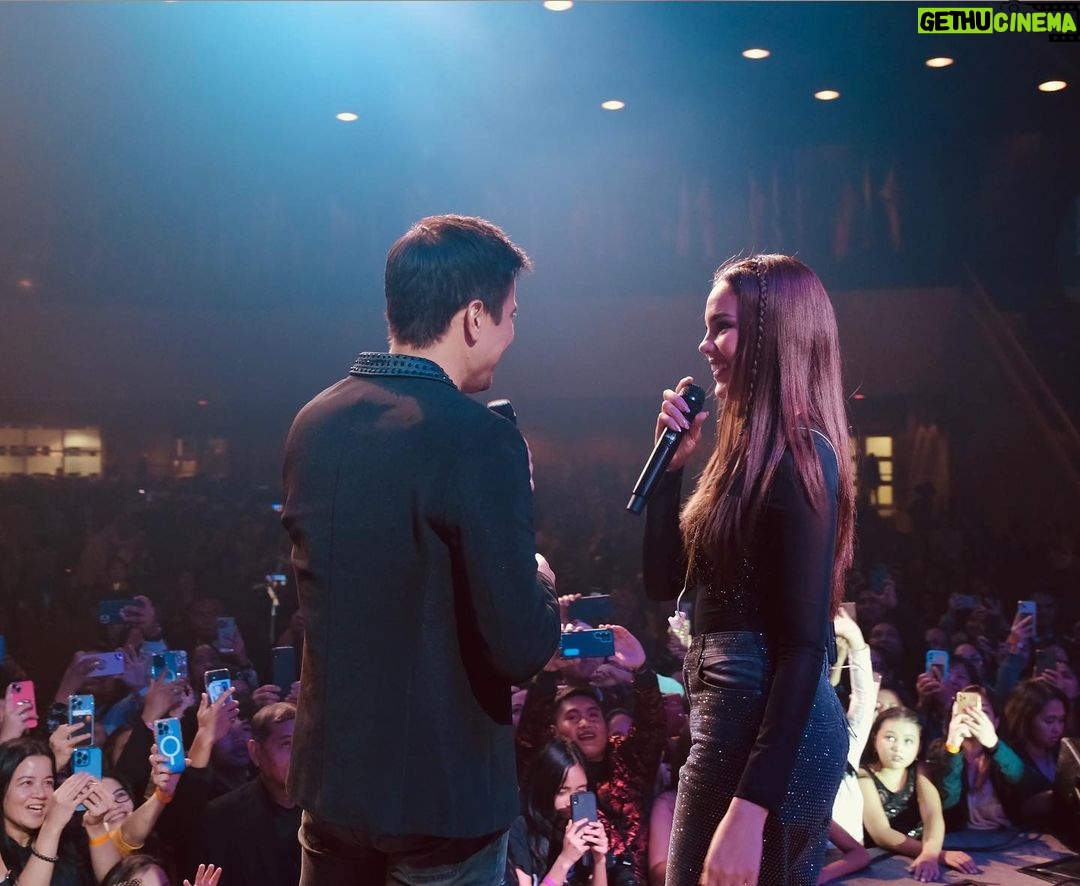 Catriona Gray Instagram - Toronto!! 🥹 last night was so amazing, thank you for all your energy and love! Loved being able to share the stage with you once again @samuelmilby 🥰 Just to share, my first ever international benefit concert was held back in 2017, in Burlington. So to be back performing for the same crowd after such a long time makes my heart so full ♥️ Thank you Canada, I can’t wait to be back!! Wearing @hm ⚡️ #OnlyYouNiverse #SamCatLiveInToronto Captured by @jololuarca Special thanks to @cornerstone @lizalvarez.ph @powercaressing