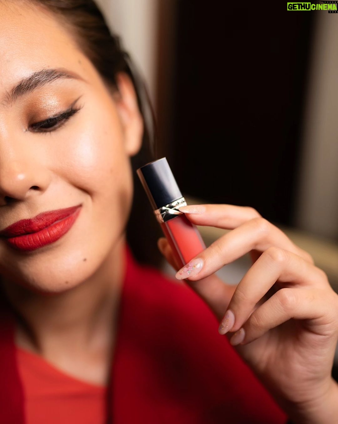 Catriona Gray Instagram - A staple in my beauty arsenal: a powerful red that stays put. 💋 Transfer proof, 16hr wear. @diorbeauty Rouge Dior Forever Liquid Lipstick. @diorbeautylovers