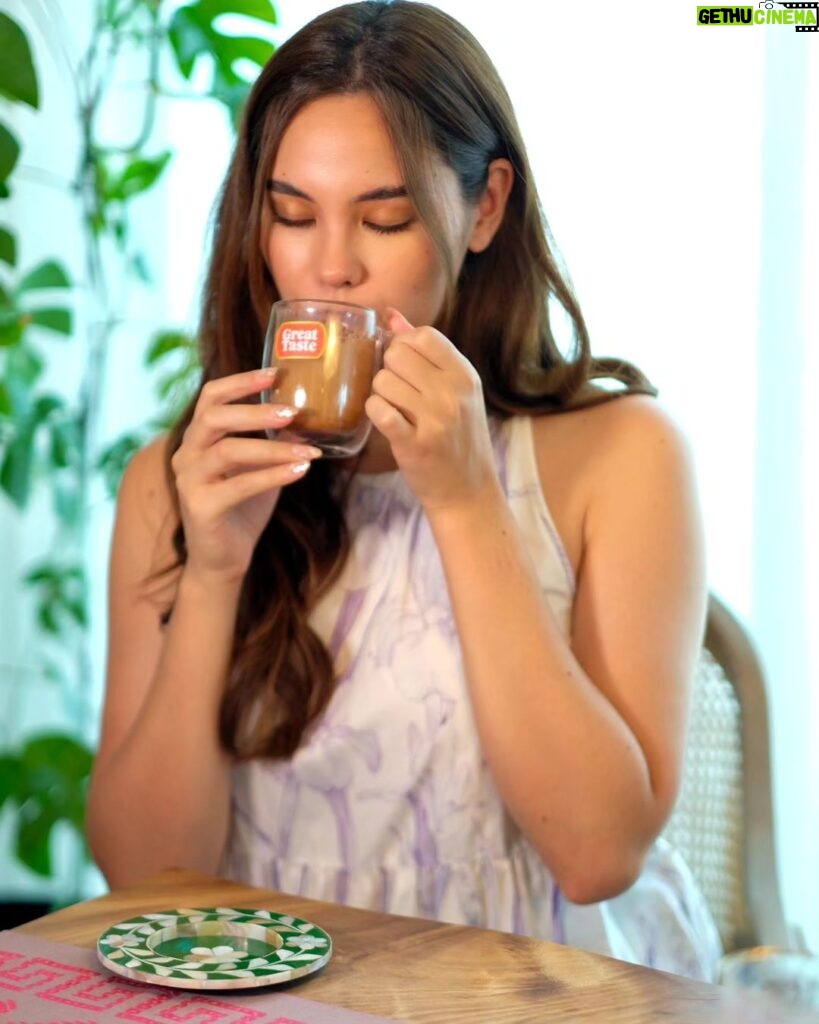 Catriona Gray Instagram - Who ever said we can't indulge everyday with an affordable and great-tasting coffee? With my cup of Great Taste Supreme, I reward myself with the exciting flavor of Black Forest Latte with mallow toppings after a busy day. 💜 Just add hot water, and feel good with every sip! #GreatTasteSupreme #YourEverydayReward
